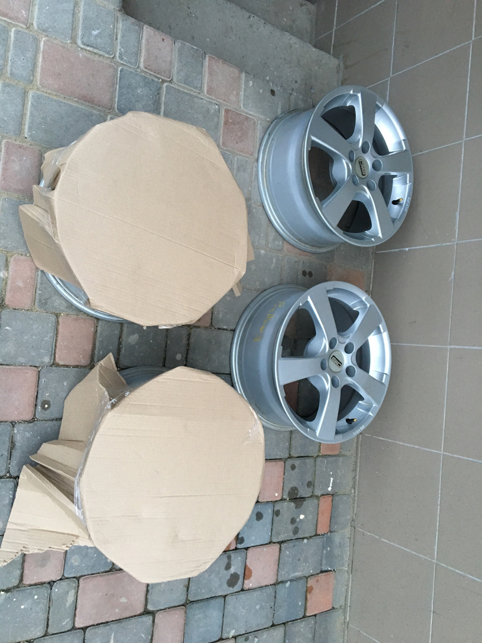 Купив диски на R16 CMS 4