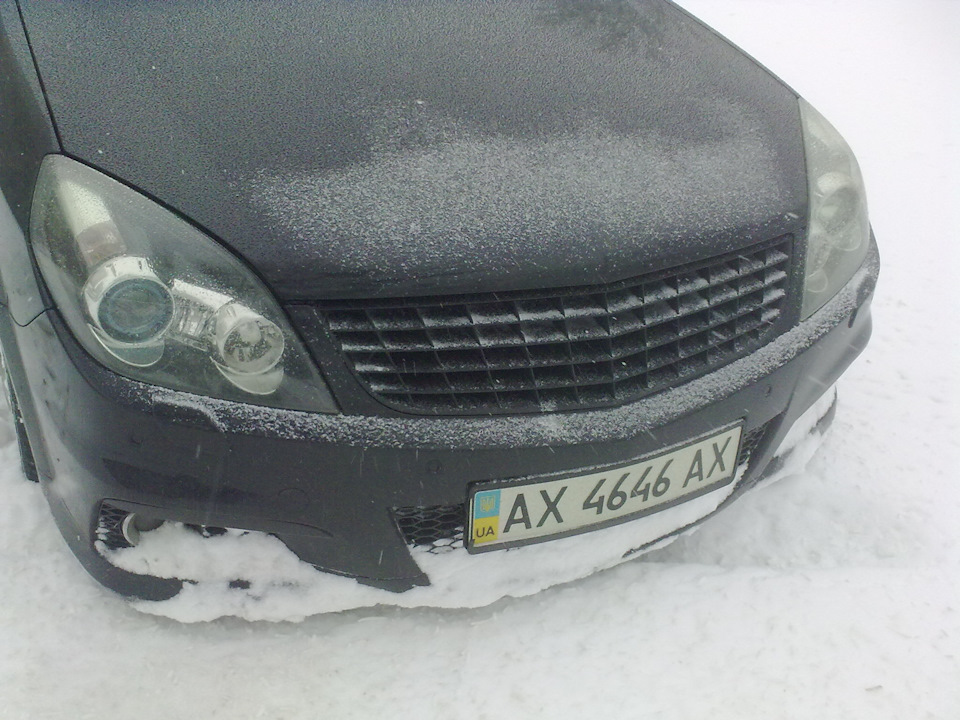 Трохи снігу вам у стрічку :) 1