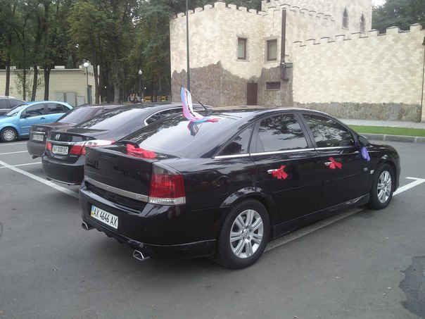 Загалом запис ні про що. Всі викладають фотки з весіль, буду в тренді :) 2