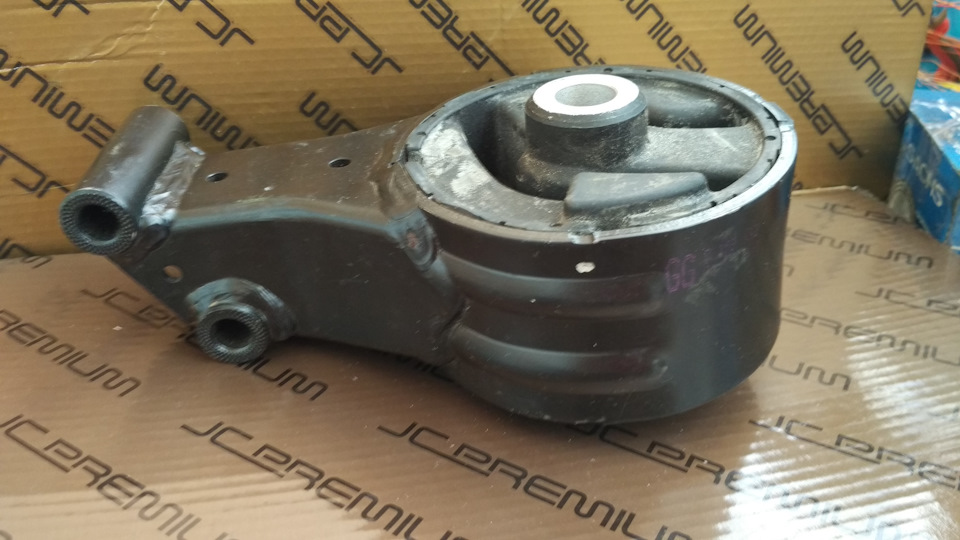 задня подушка двигуна General Motors 5684165 2