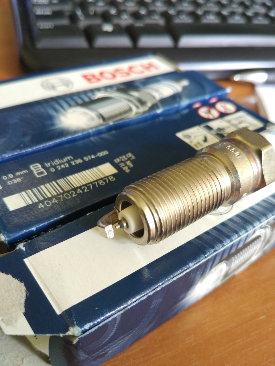 Заміна свічок запалювання Bosch Iridium 1
