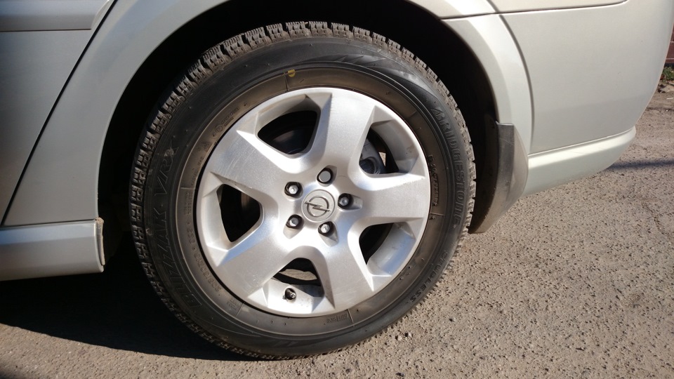 Перевзувся на зимові шини Bridgestone 2