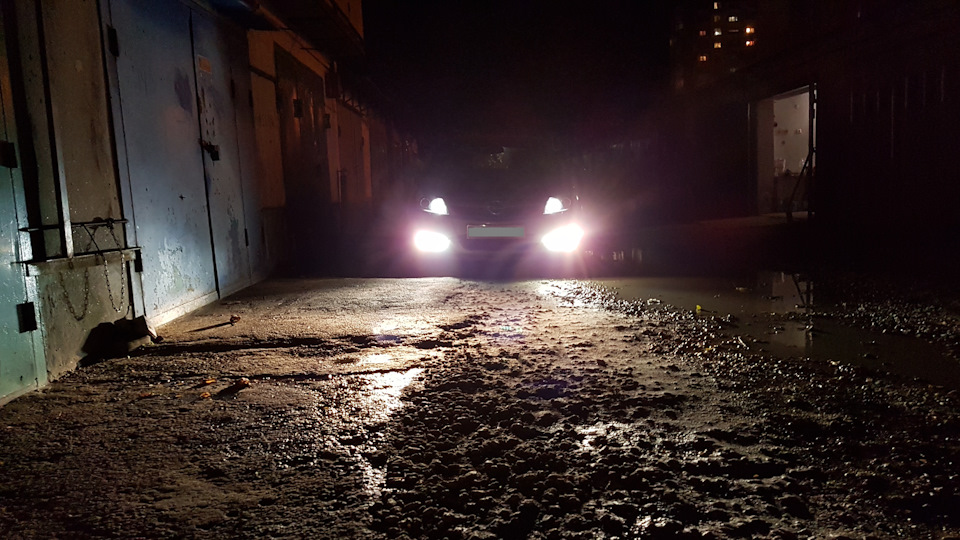 Заміна ламп H3 в ПТФ 4