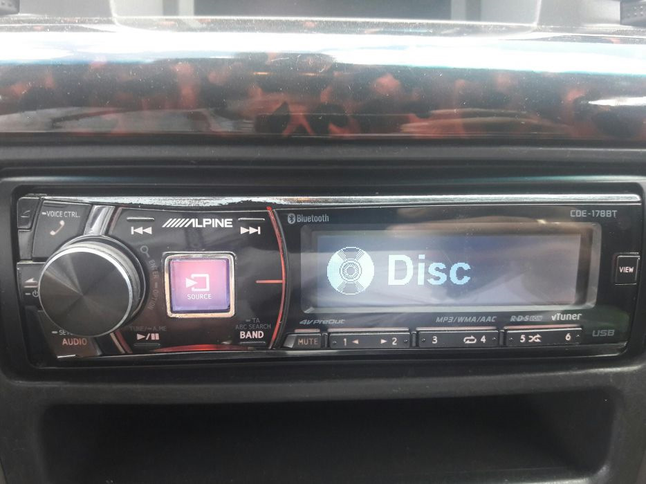 CD30MP3 з AUX замість Alpine CDE178bt або естетика проти функціональності. 1