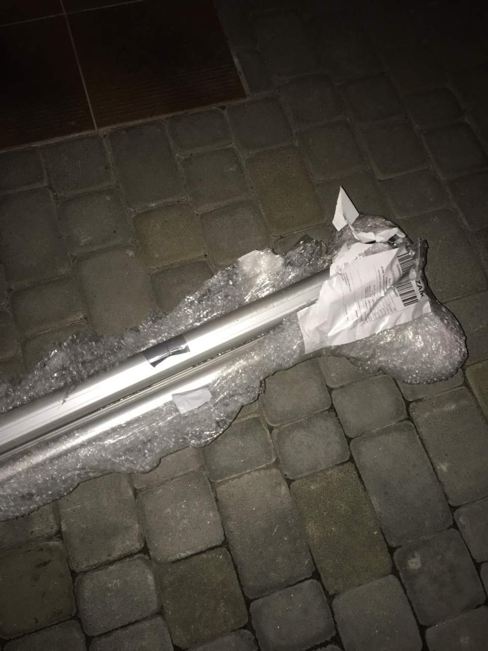 # Багажник на даху Thule. Кіт суїцидник. 3