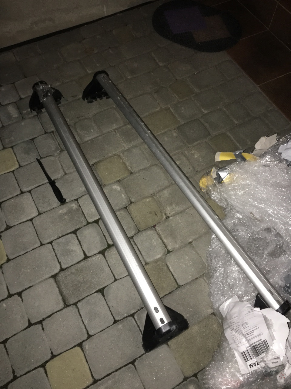 # Багажник на даху Thule. Кіт суїцидник. 2