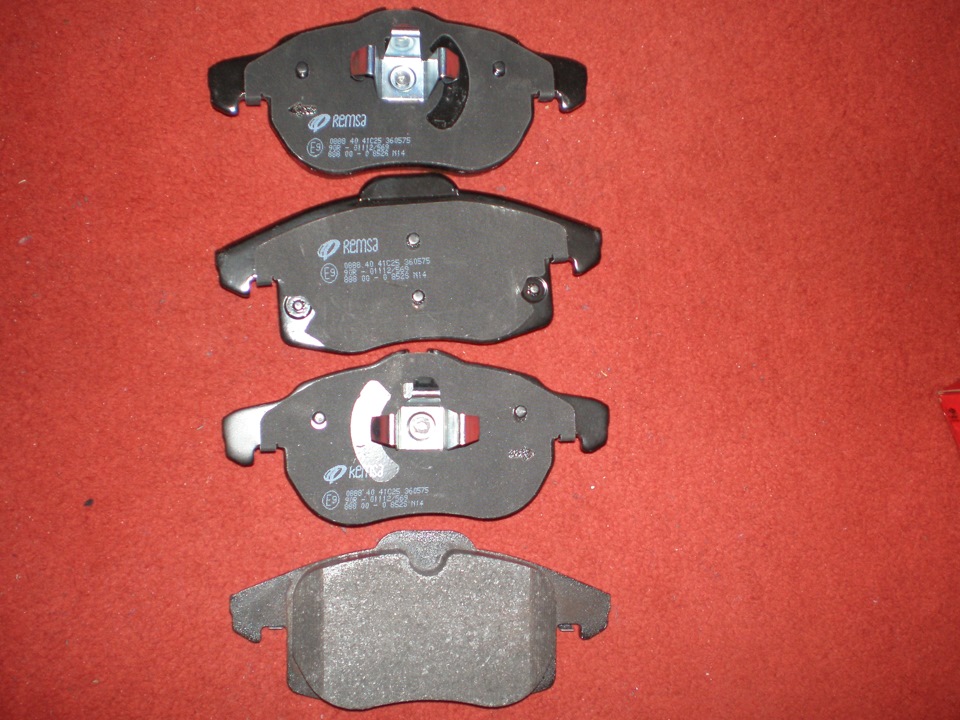Задні гальмівні диски Brembo та колодки Remsa 3
