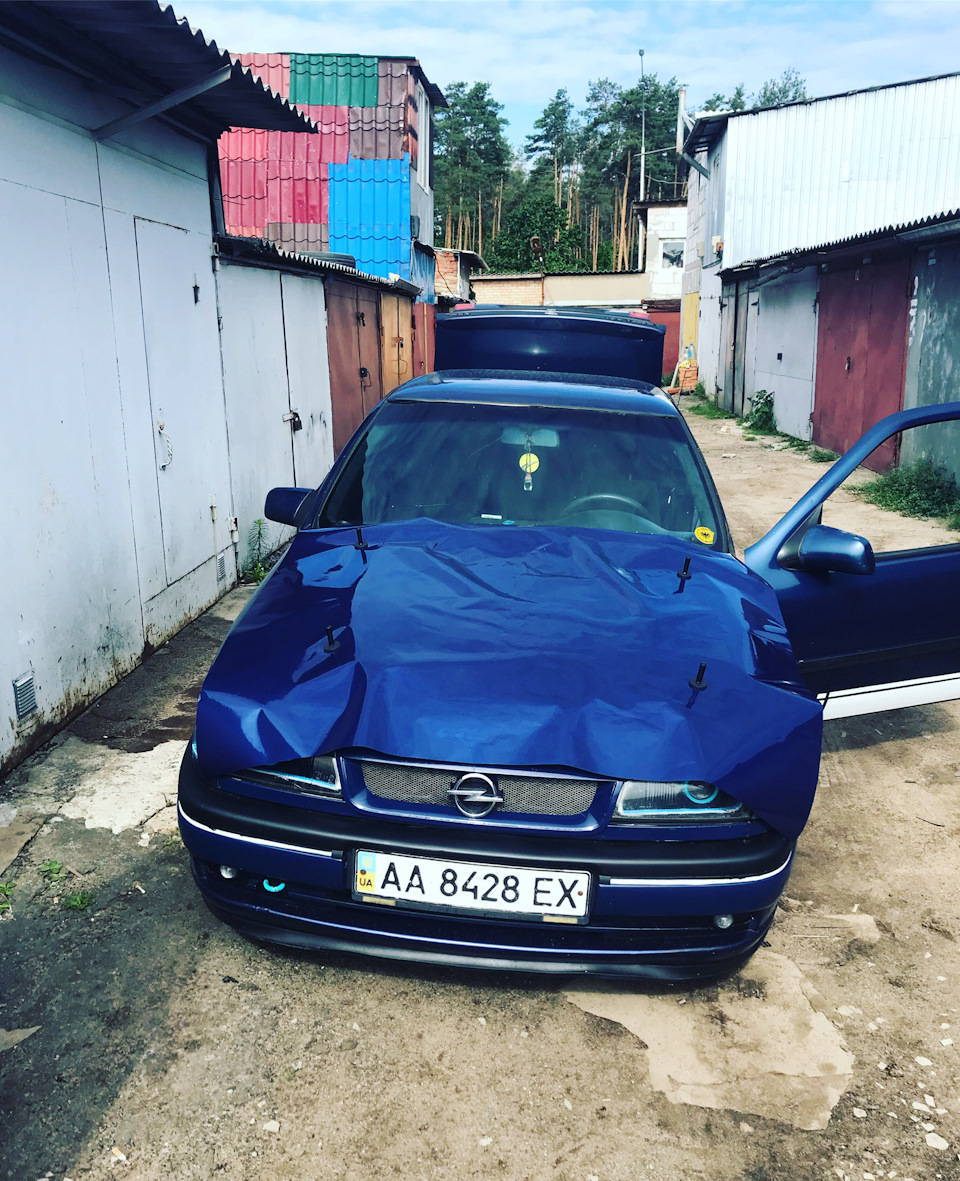 Переклеїв капот 1