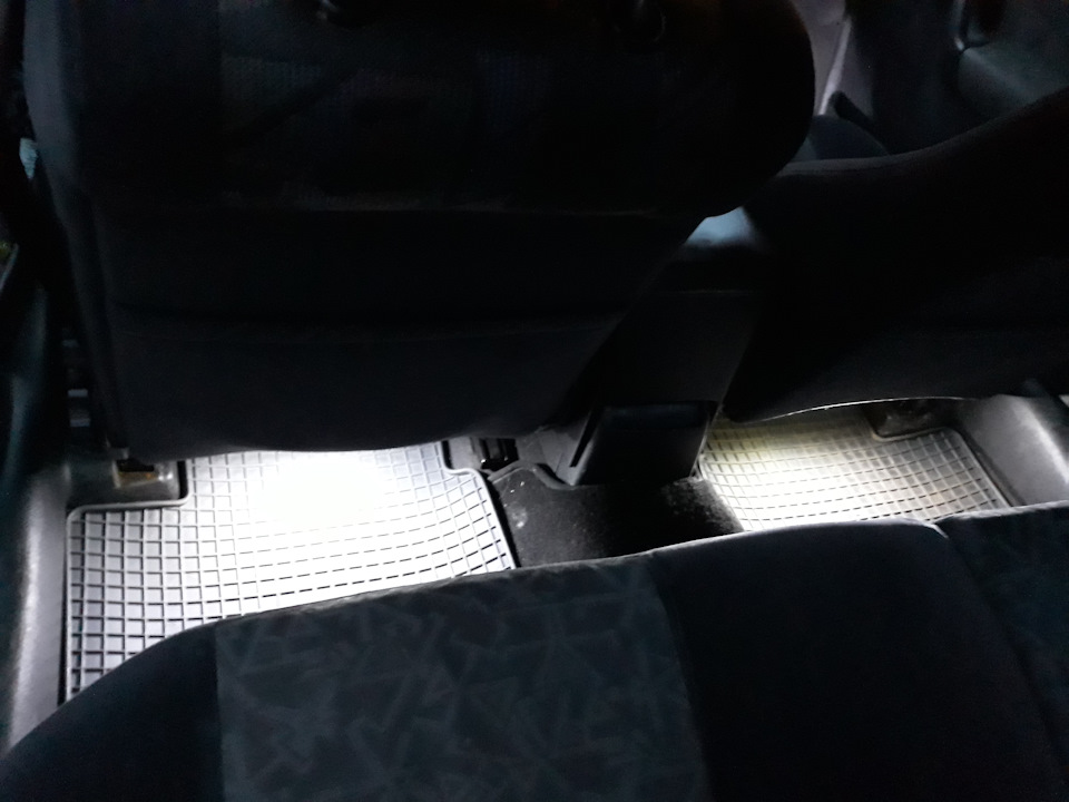 Перевірка взуття на чистоту або підготовка до Нового Року 2