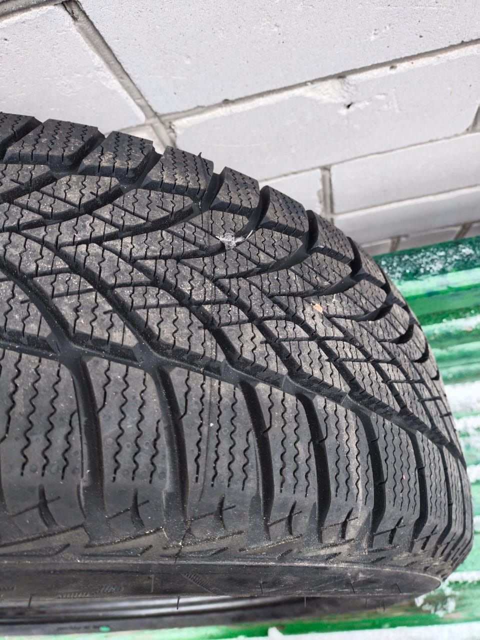 Піст продажу! Goodyear 205/60/16 4