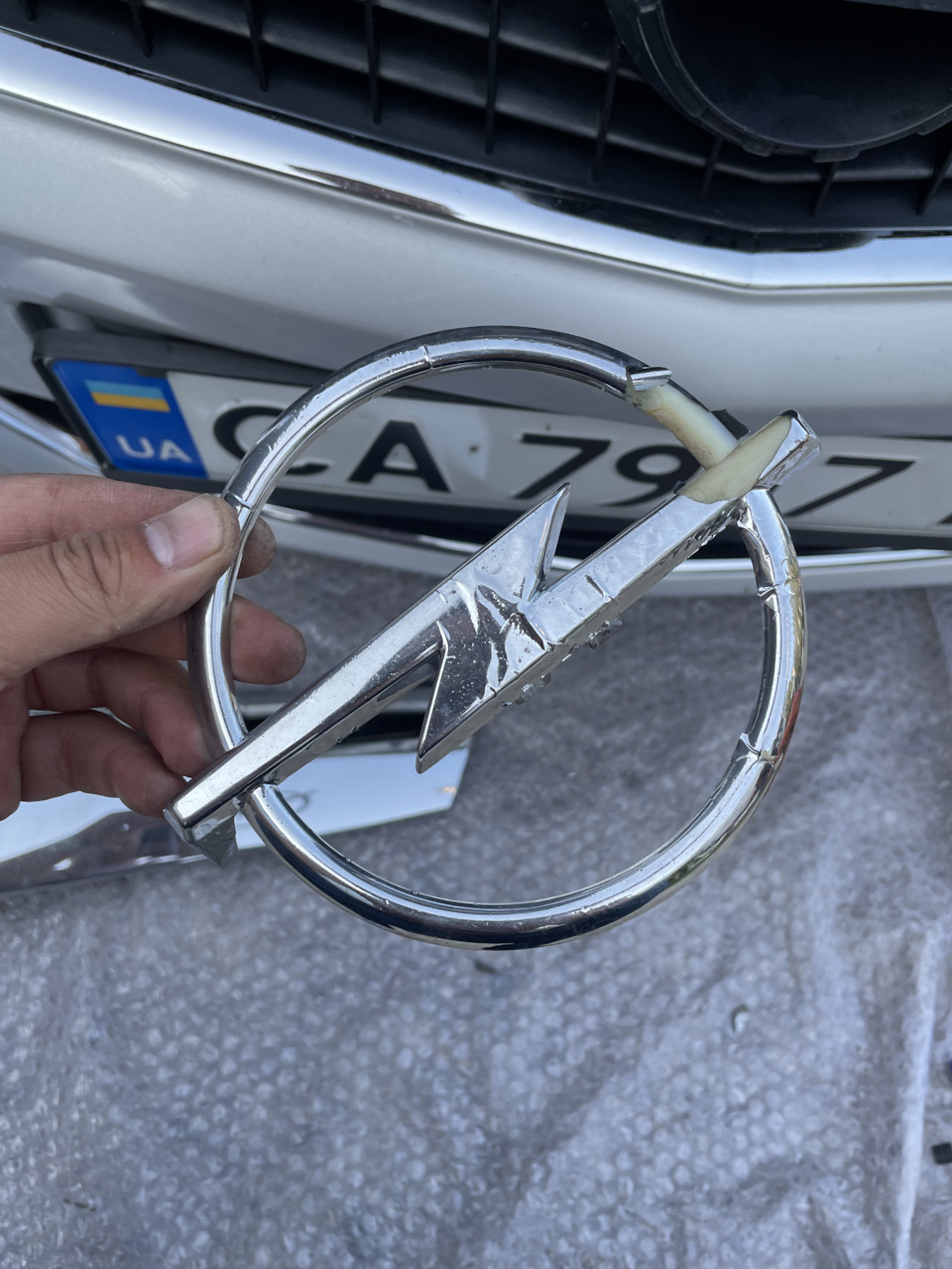 Рішітка радіатора Vauxhall) 3