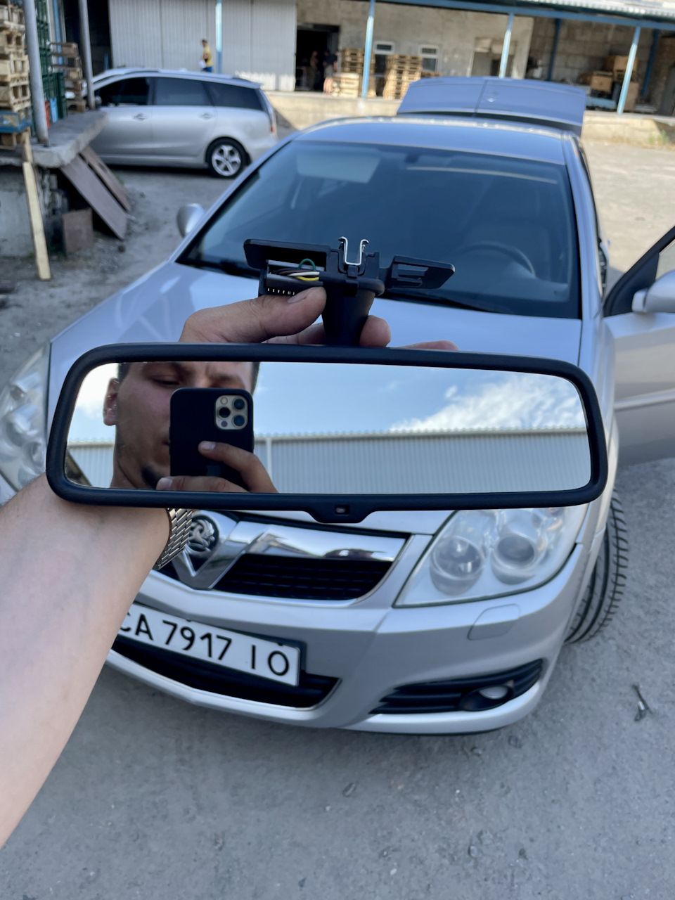 Салонне дзеркало з автозатемненням) 1