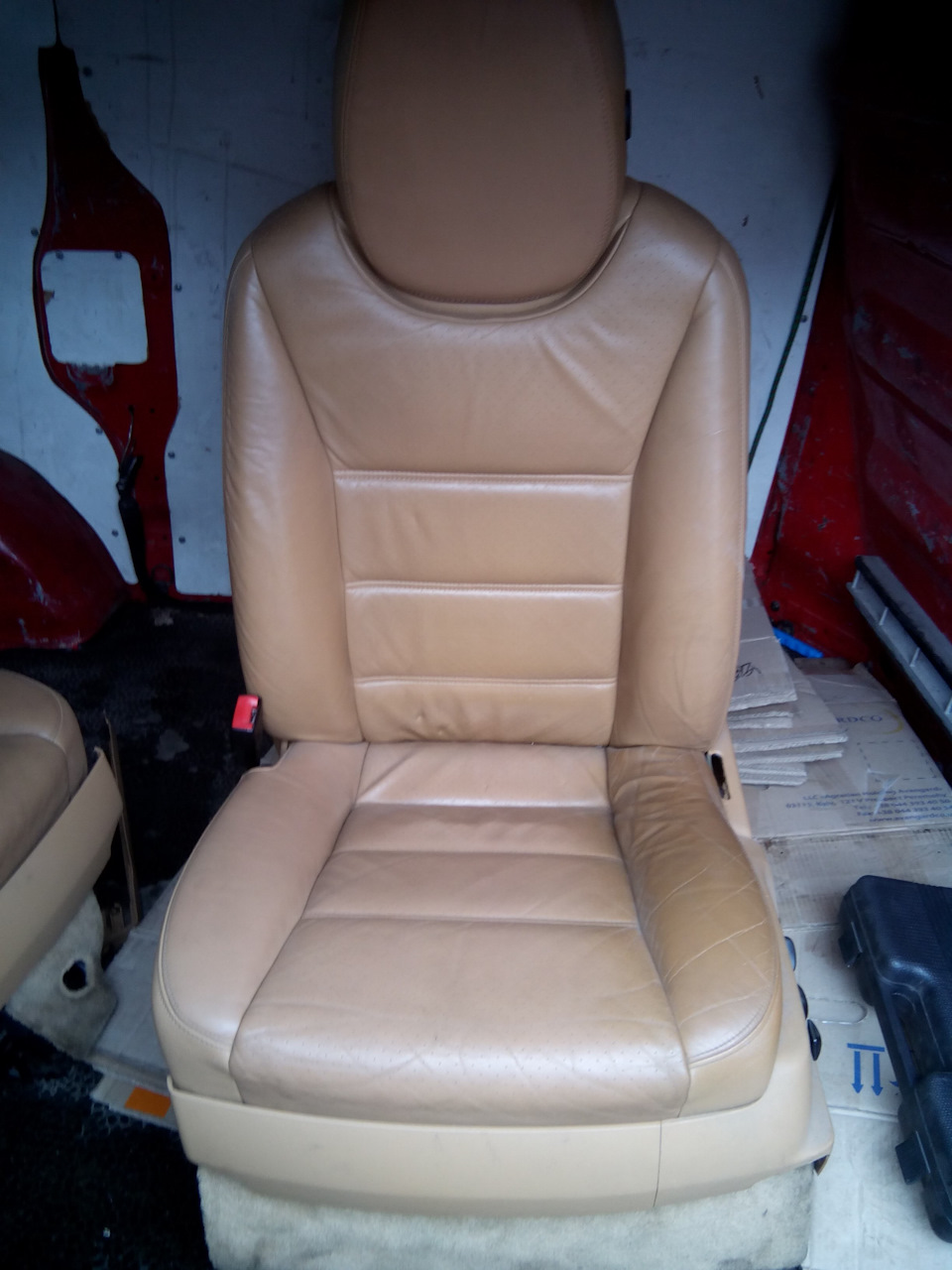Сидіння Porsche Cayenne 4