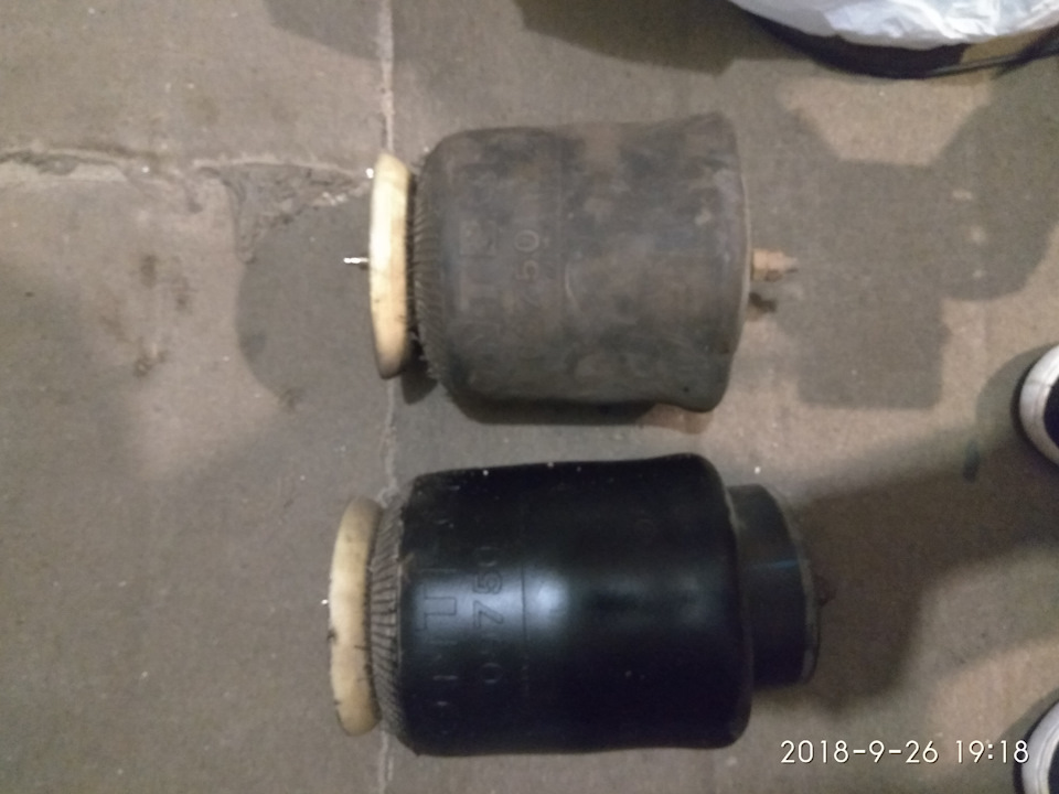Пневма (задня) VS KYB RJ6216 3
