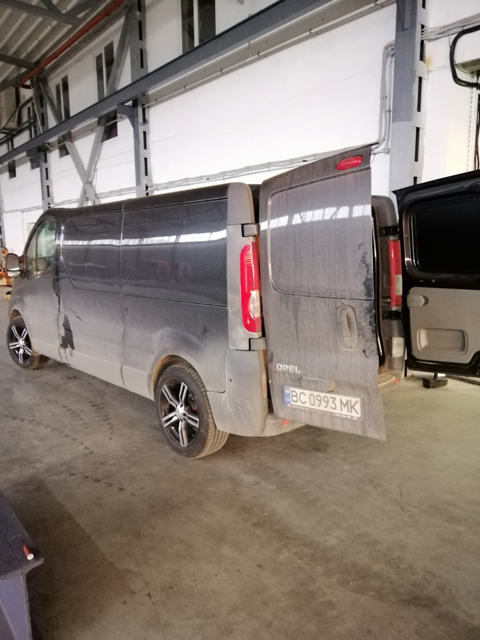 Літні шини R18 225/55 V98 3