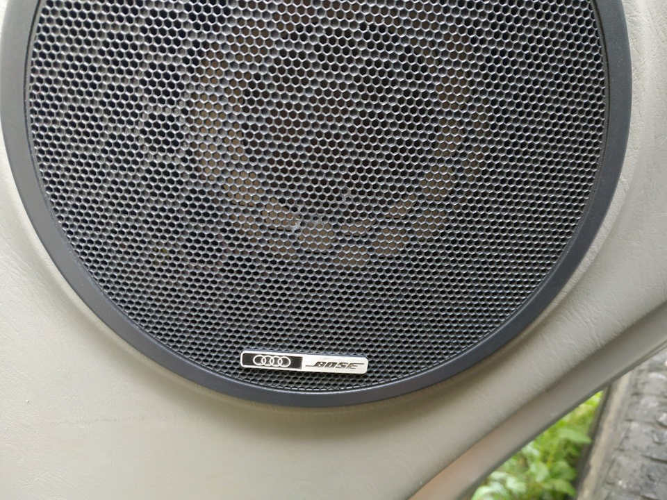 Заміна штатних динаміків на BOSE 1