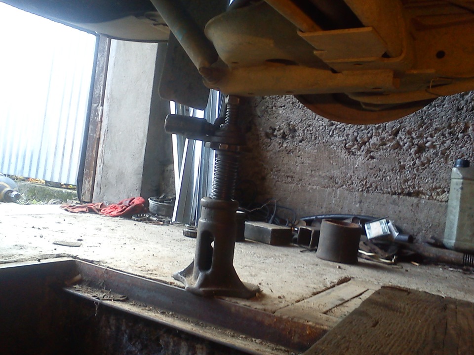 Саленблоки балки задньої 3