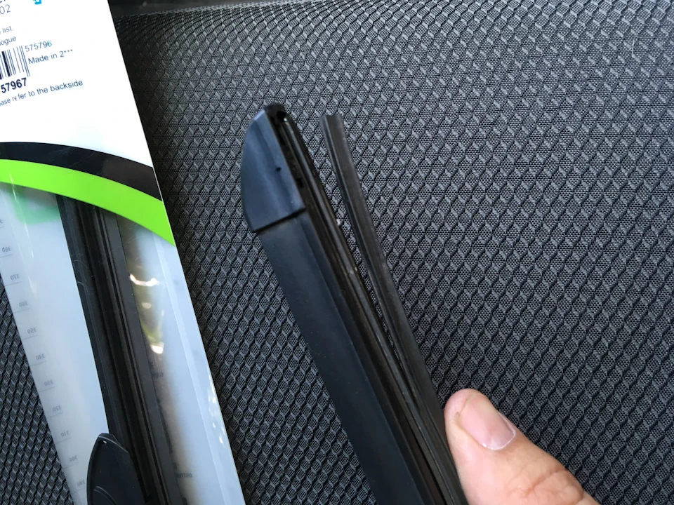 Щітка склоочисника права Valeo 575796