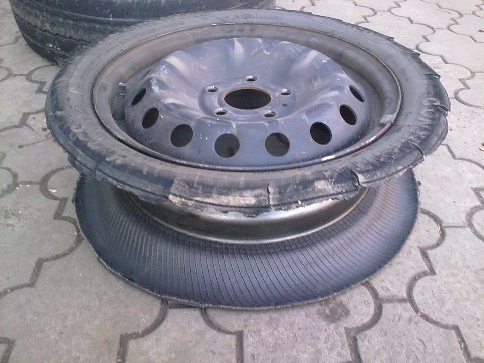 трохи пробив колесо!))) 1