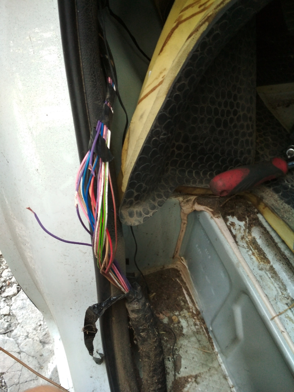 Допоможіть, провід заднього ходу 1