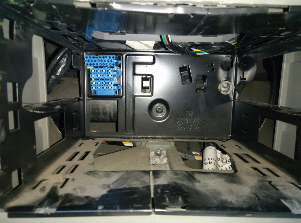 Сьогодні встановлюватиму магнітолу _ pioneer 7010b (part 2) 5