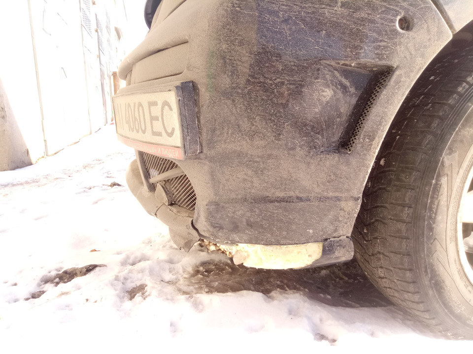 Льод проти бампера. Що міцніше? 2
