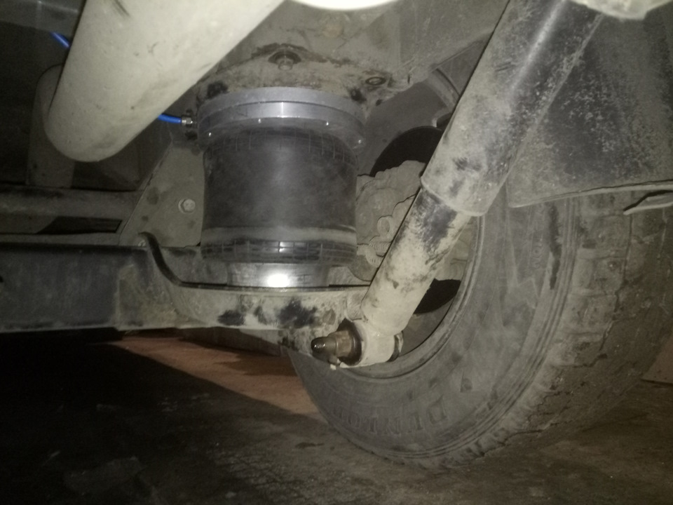 Встановлення пневмопідвіски на зад 5