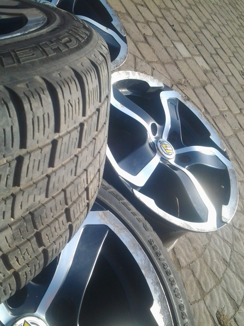 Продав свої диски DOTZ R17 5