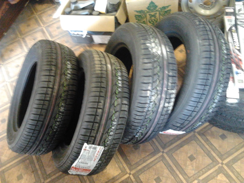 Літні шини Kumho KH11. 2