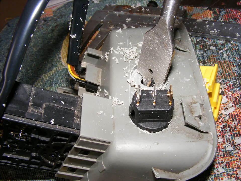 Встановлення протитуманних фар на Віваро (частина 2) 2