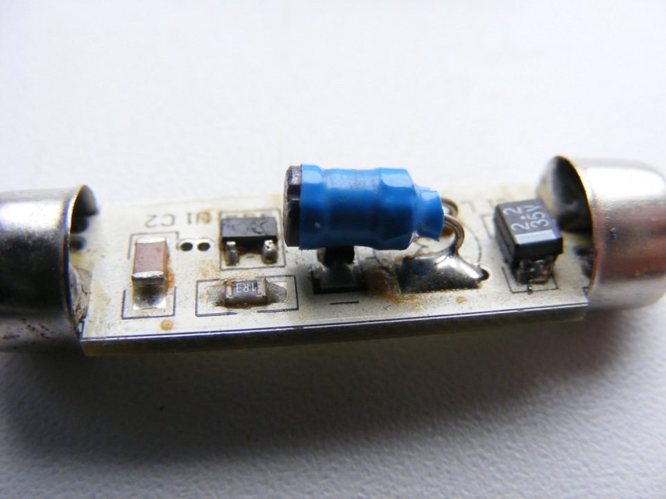 Заміна лампочок у плафоні освітлення салону на LED SMD 5050 х 12 2