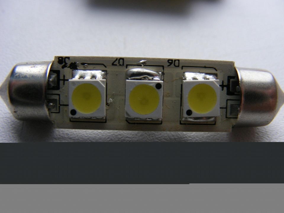 Заміна лампочок у плафоні освітлення салону на LED SMD 5050 х 12 3