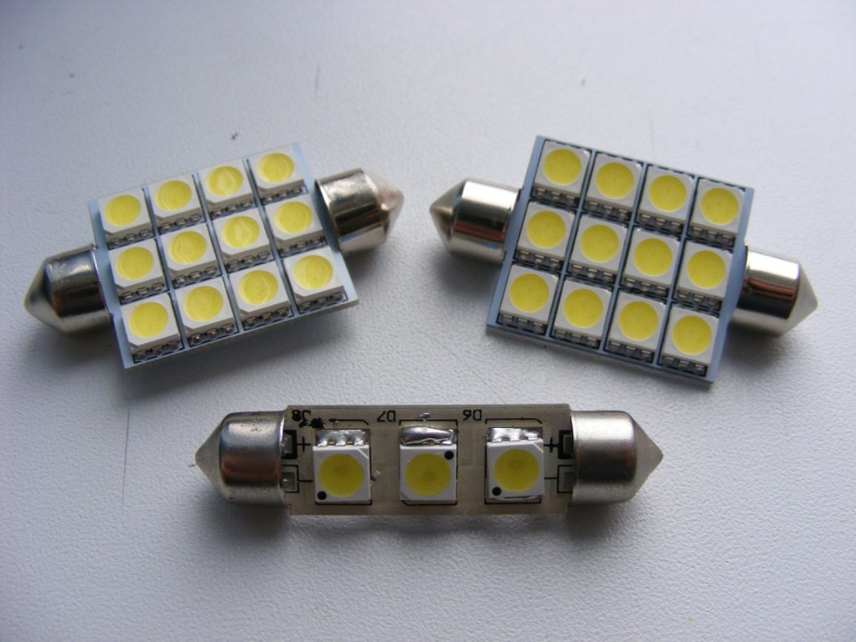 Заміна лампочок у плафоні освітлення салону на LED SMD 5050 х 12 4