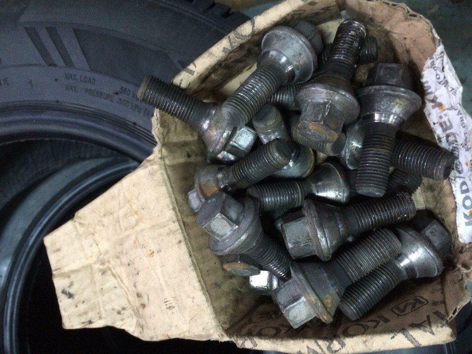 продаж дисків, гуми, ковпачків на пуголовки 3