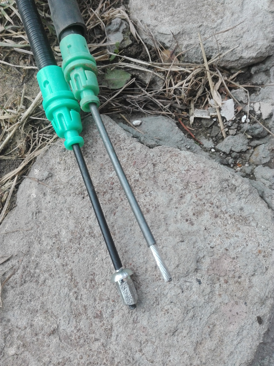 Обірвало трос ручника. 3