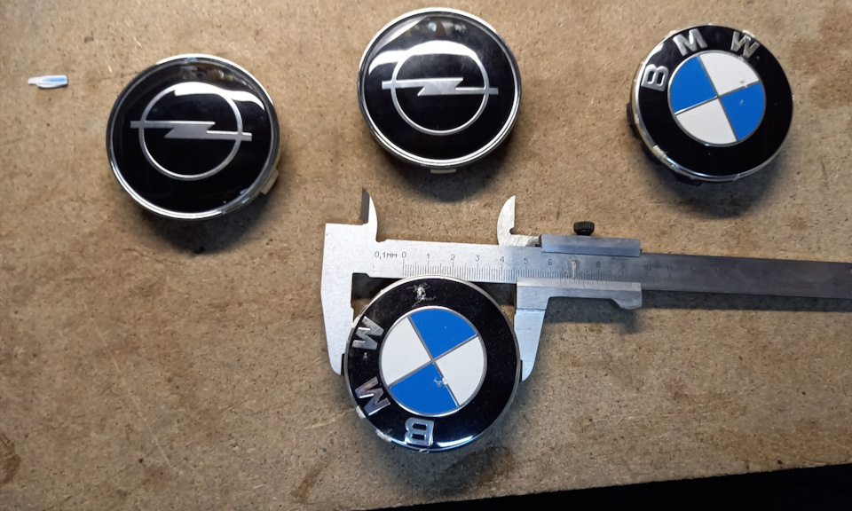 Заглушки центрального відвернення на диски від bmw 2