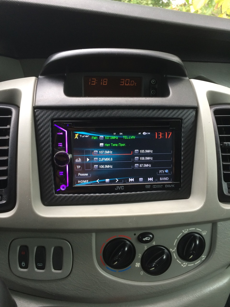JVC KW-V10ee 1