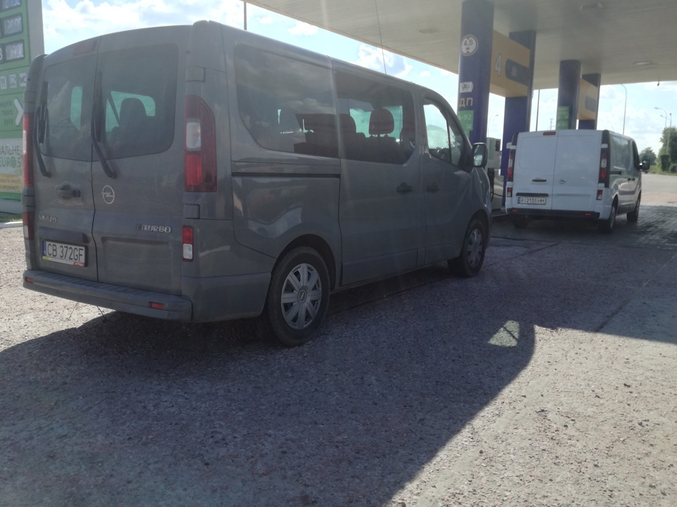 Opel Vivaro 103kw Original Passenger 2