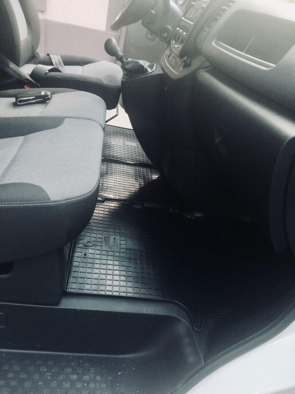 Заводський дорожній набір Opel Vivaro 2
