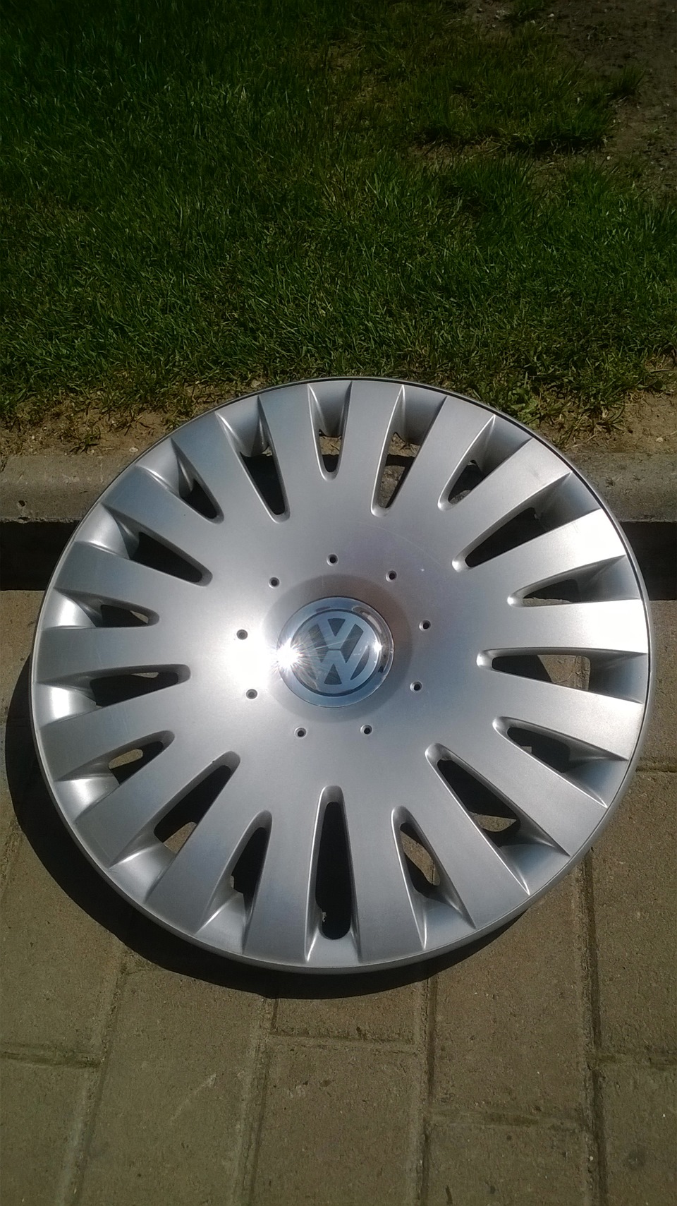 Продам ковпак vw 16 3