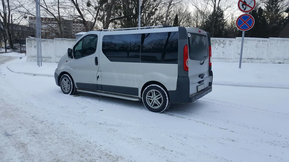 Плівка карбон на лючок бака