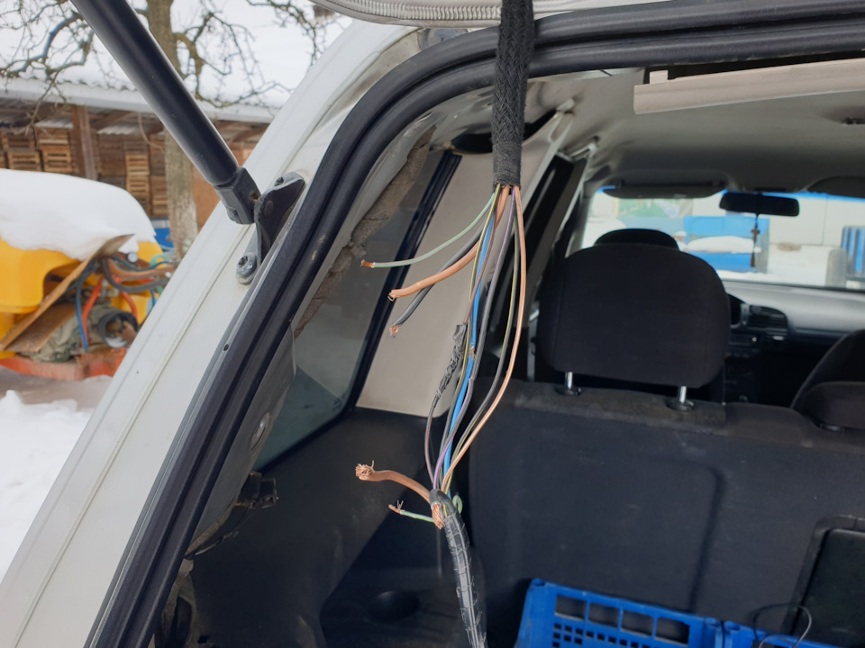 Ремонт проводки багажника, присадка в паливо, компресія. 1
