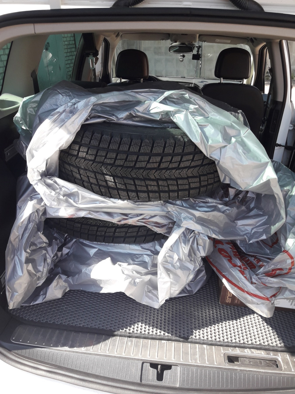 Зимові шини Roadstone Winguard Ice SUV 215/65 R16 98Q 3