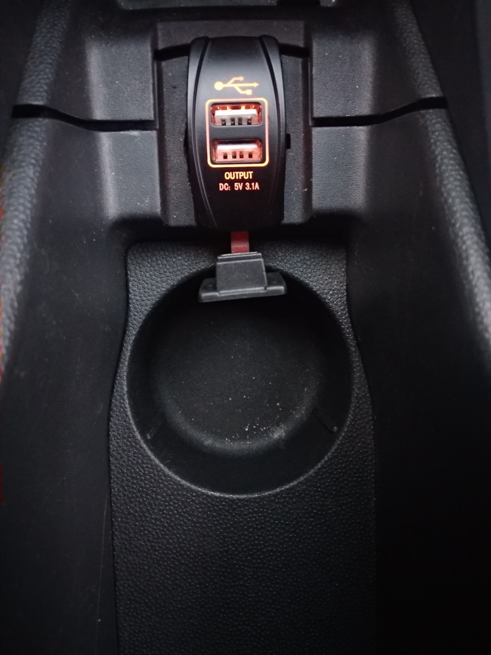 Шкіряне обплетення на кермо і USB зарядка замість прикурювача 5