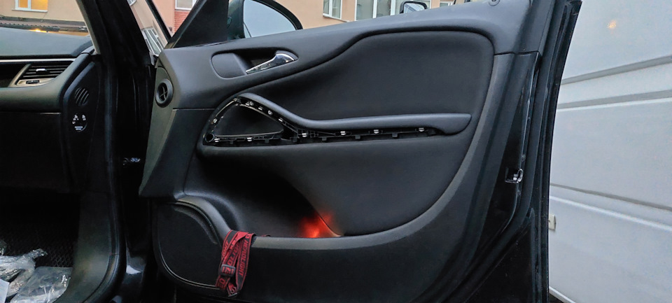 Обмежувач передніх дверей Zafira tourer 2