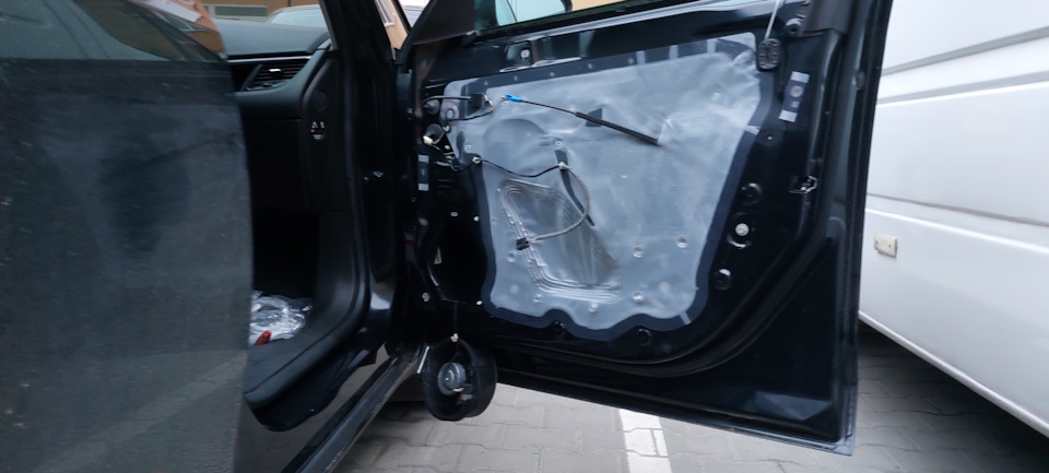 Обмежувач передніх дверей Zafira tourer 3