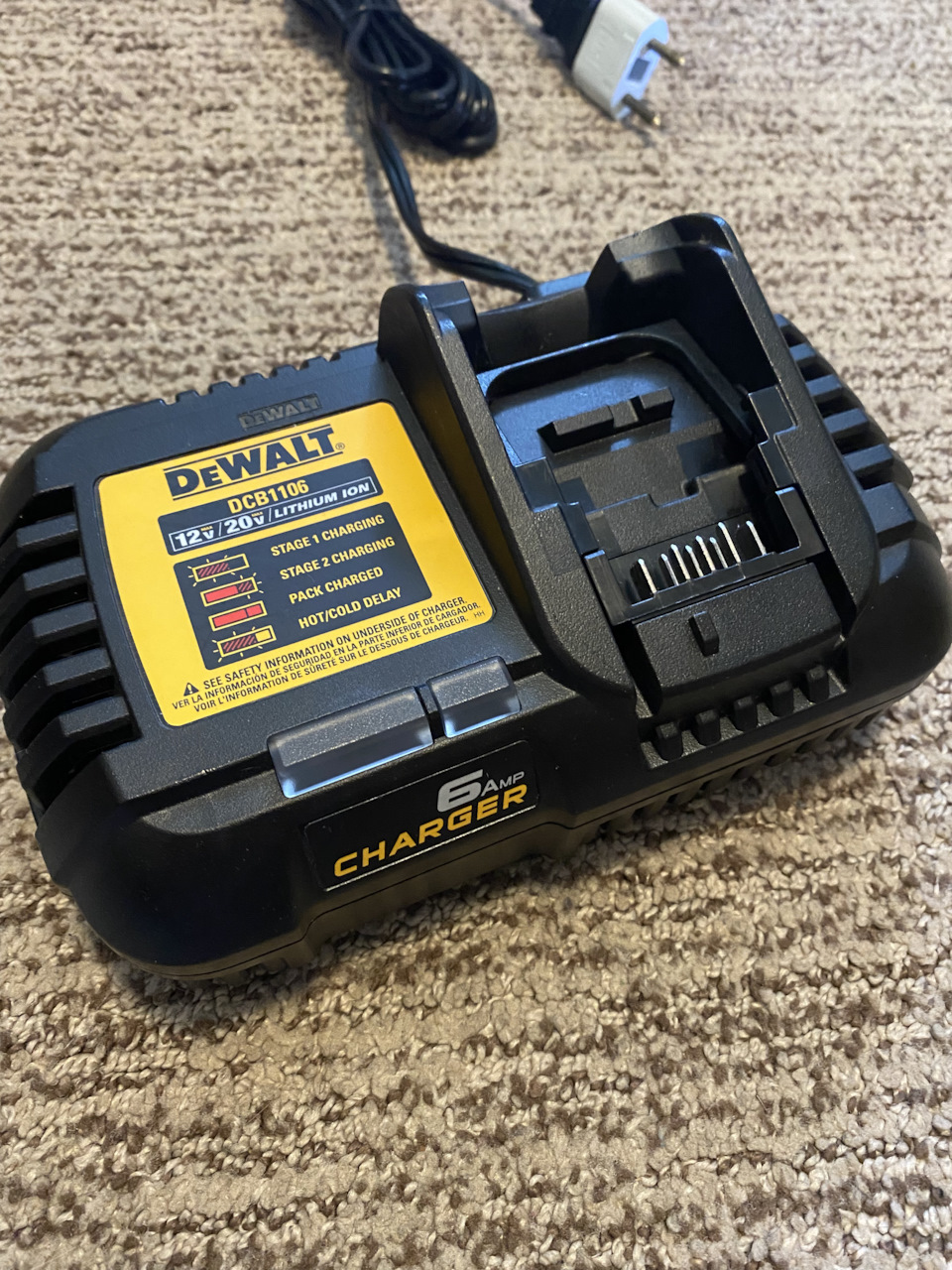 Помічник Dewalt 899 4