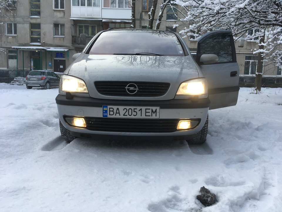 Світла мало не буває 3