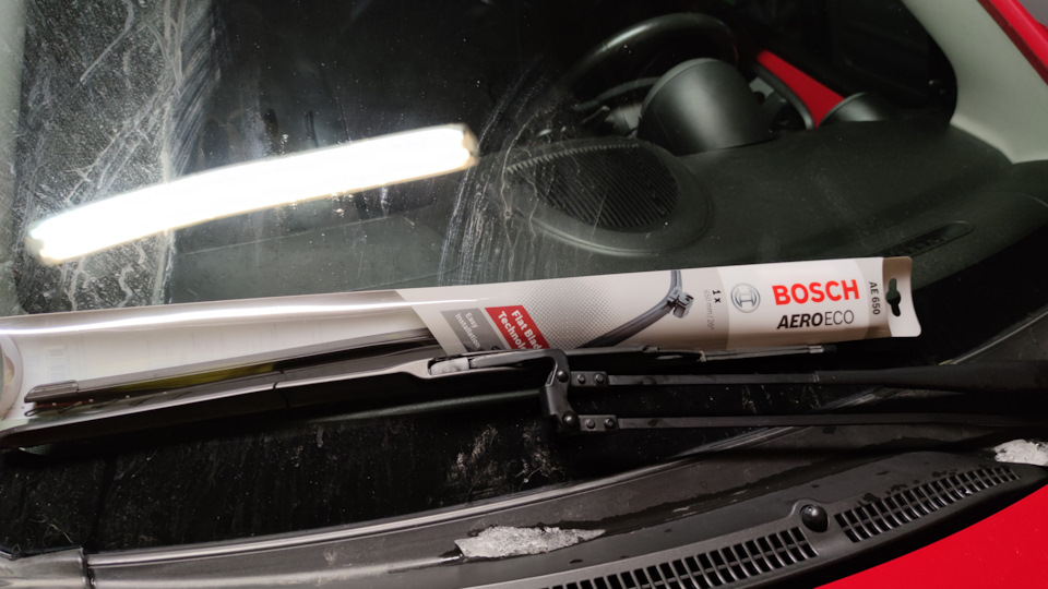 Заміна двірника Lavita на Bosch 1