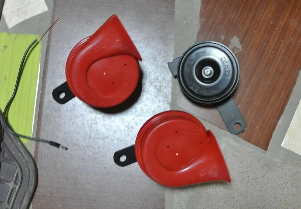 Hella Twin Horn